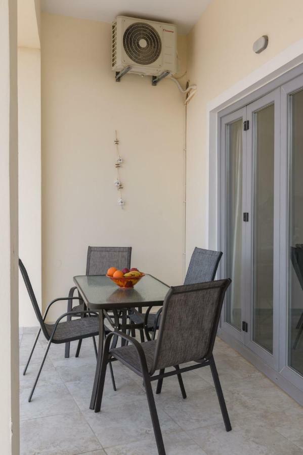 Coral Sea Apartment Kokkinos Pirgos Exterior foto