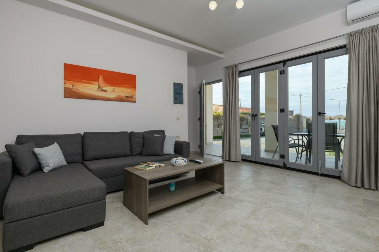 Coral Sea Apartment Kokkinos Pirgos Exterior foto